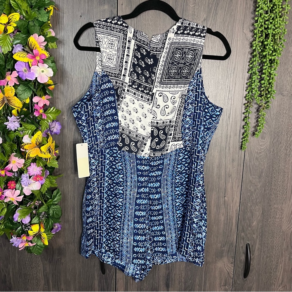 ~💙2/$40💙NWT C'Isa Sleeveless Paisley Patchwork Printed Romper Size Large - Picture 10 of 16